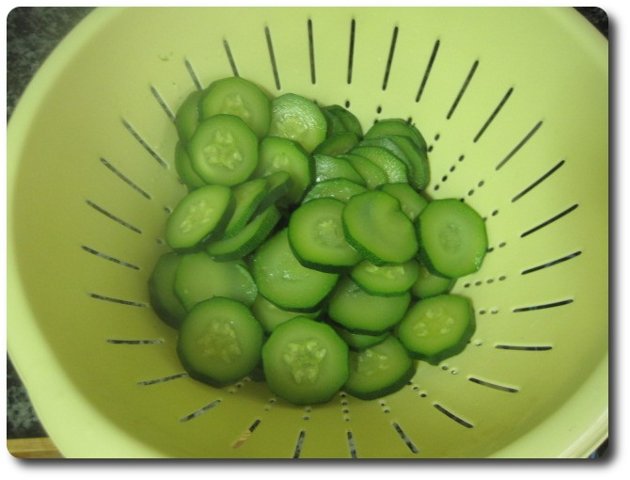 Después de 5 minutos, los retiramos del fuego y los dejamos escurrir.