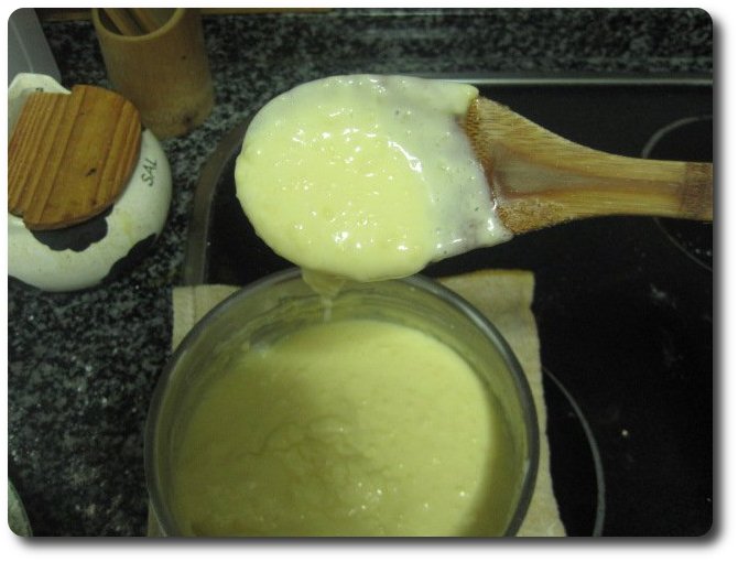 Tras echarle, poco a poco, unos 200 ml. de nata líquida, queda así.