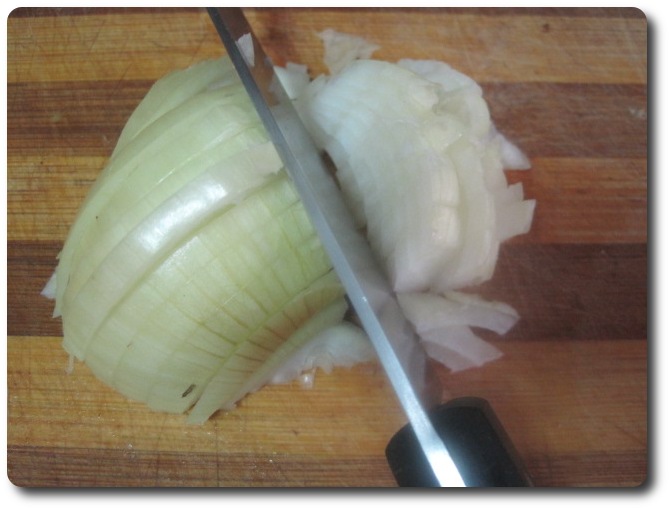 A continuación otros cortes paralelos, esta vez transversales a los anteriores, también a medio centímetro de separación.