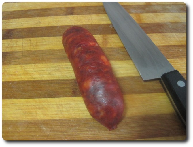 Mientras se va haciendo vamos con el chorizo.