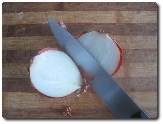 La cortamos por la mitad, “de norte a sur”.