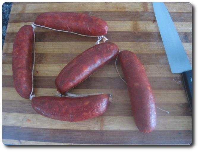 Vamos con el chorizo, en este caso 5 chorizos que hacen 500 gr.